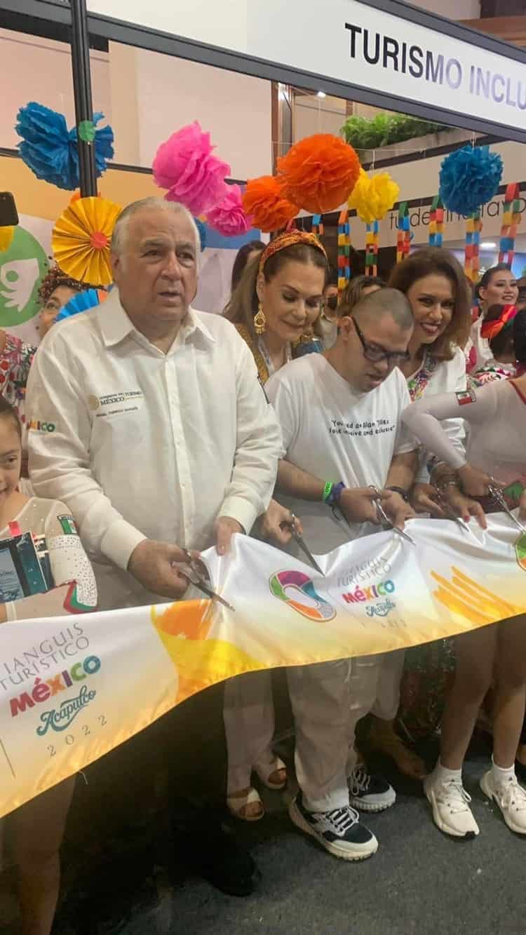 El artista Alan Téllez fue invitado a cortar el listón del Tianguis Turístico 2023