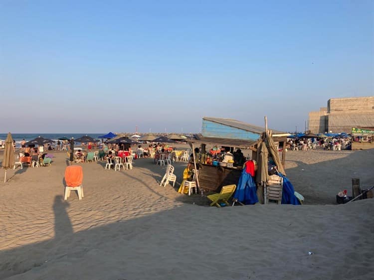 Comerciantes de Playa Santa Ana esperan ventas del 100%
