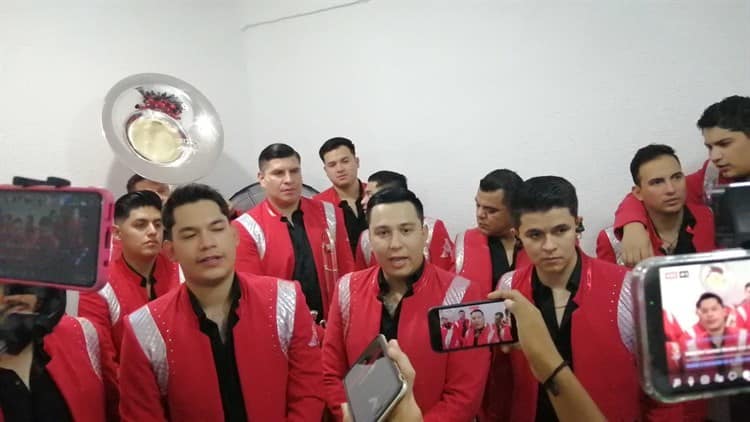 Alista colaboraciones La Arrolladora Banda El Limón