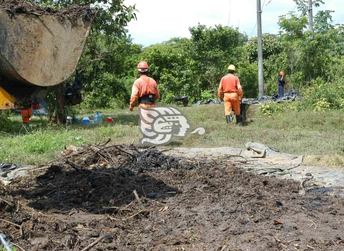 ¡Se reactiva Moloacán! , Pemex halla aceite ligero en dos pozos, alcalde confirma seis perforaciones más