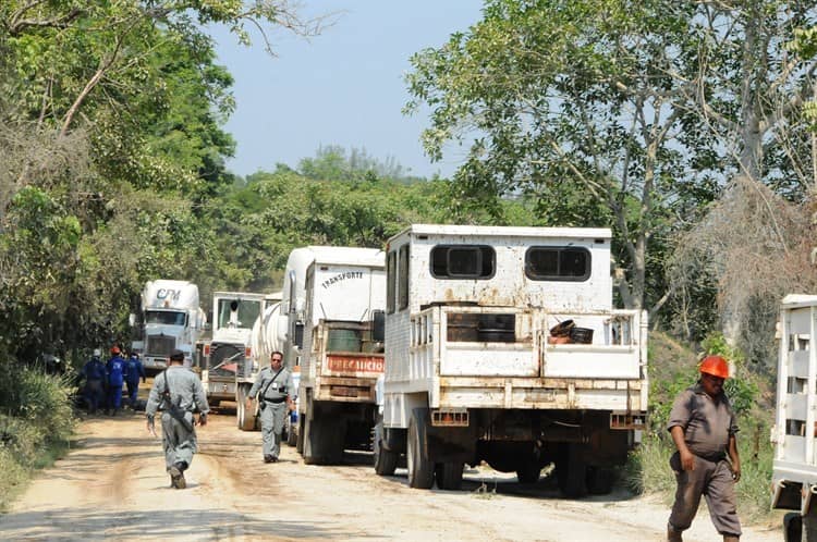 ¡Se reactiva Moloacán! , Pemex halla aceite ligero en dos pozos, alcalde confirma seis perforaciones más