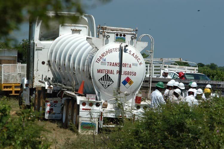 ¡Se reactiva Moloacán! , Pemex halla aceite ligero en dos pozos, alcalde confirma seis perforaciones más