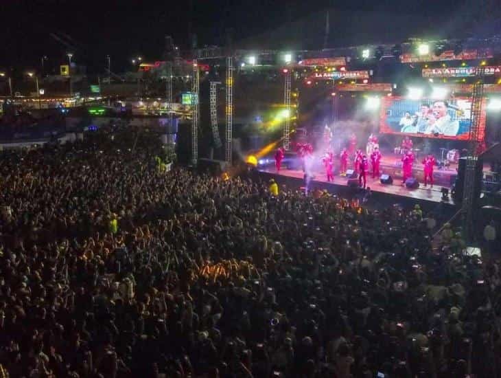 Lleno total en foros artísticos de la Expo Feria Coatza 2023