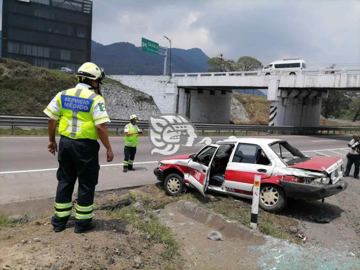 Imputan a hombres por robar y desbaratar taxi de Orizaba