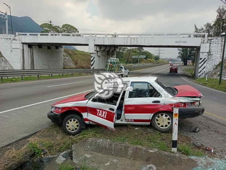 Imputan a hombres por robar y desbaratar taxi de Orizaba