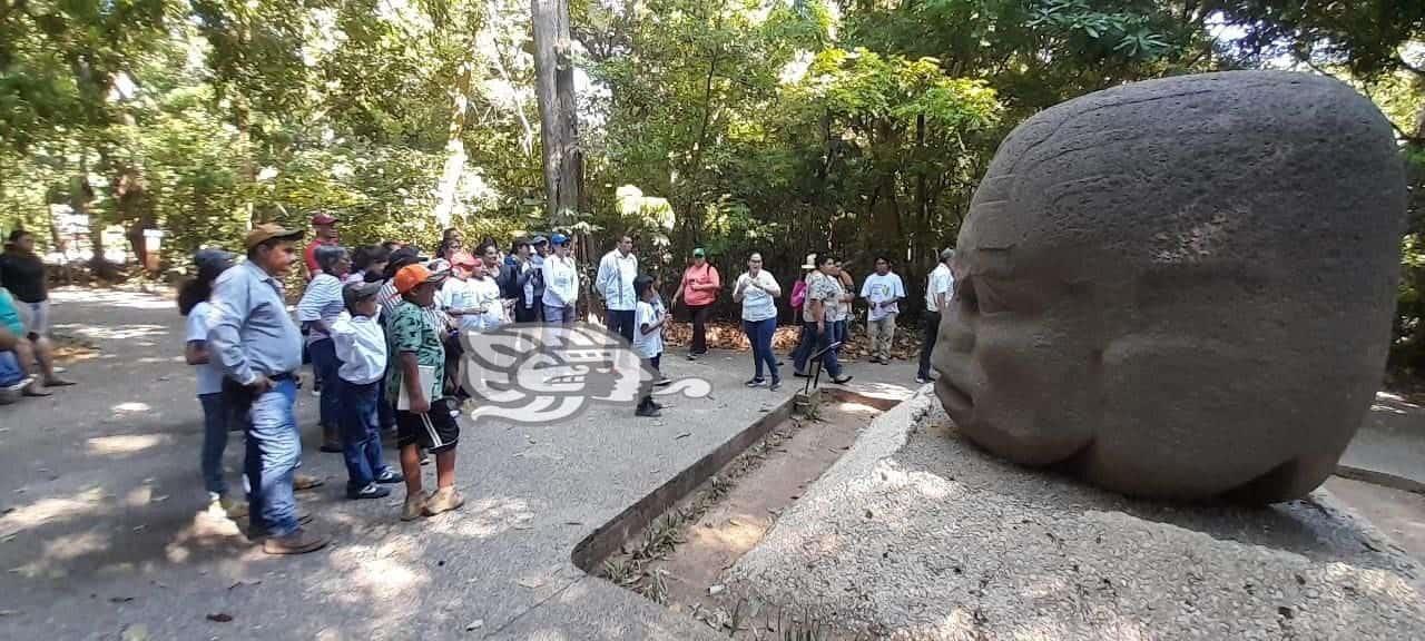 Estudiantes de Soconusco viajan a La Venta, Tabasco, para conocer origen de nuestras raíces