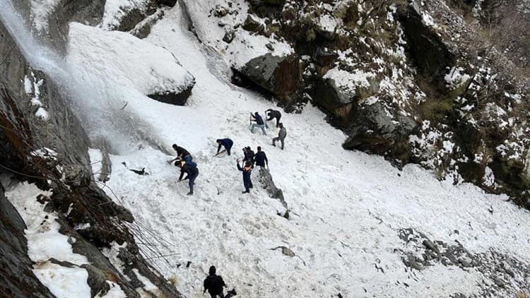 Avalancha deja siete muertos y más de 10 heridos en India