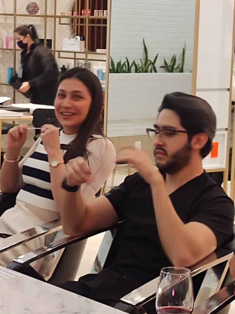 Realizan Cata de Perfumes Internacionales
