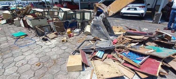 INDEP y FGR destruyen minicasinos decomisados en Veracruz