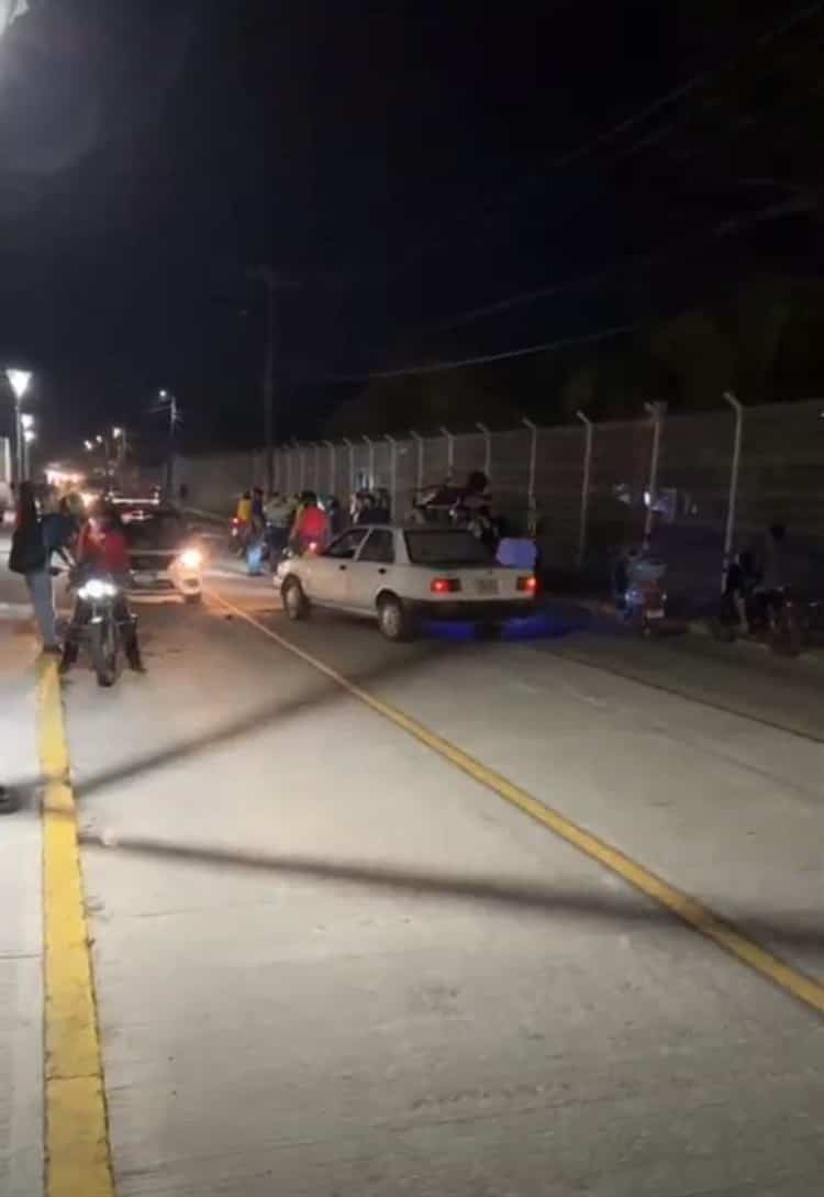 Chocan dos motociclistas en Cardel; conductores resultan lesionados