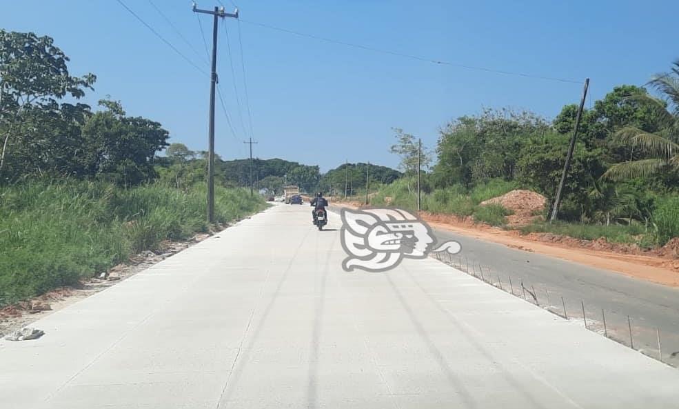 Concluyen dos de los cuatro carriles de la carretera Agua Dulce-El Burro