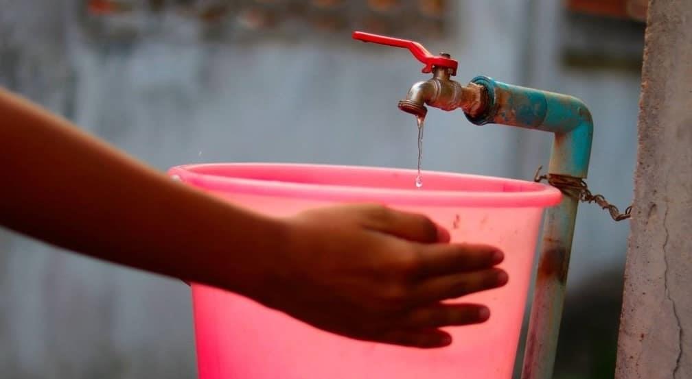 Sin agua más de 70 colonias de Veracruz y Medellín