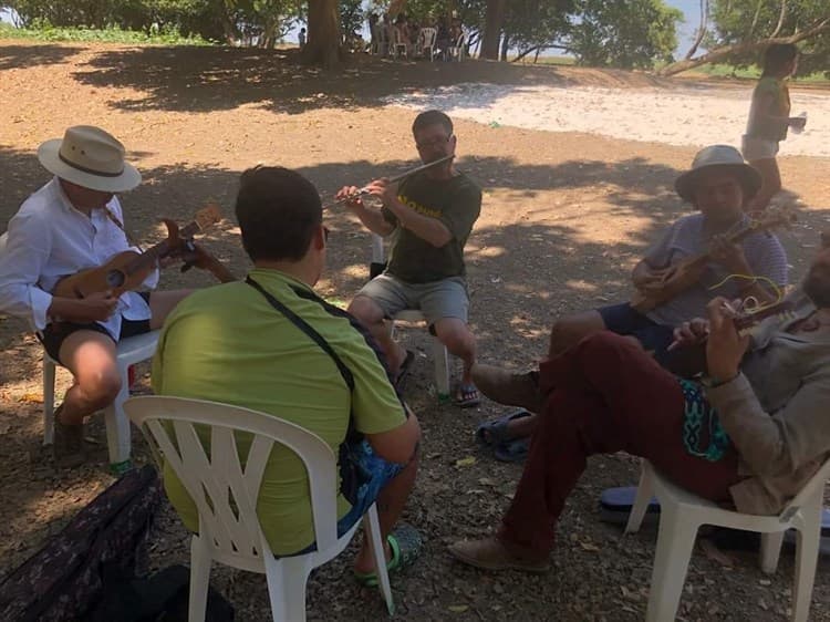 Realizan Seminario de Son Jarocho en Luna Negra