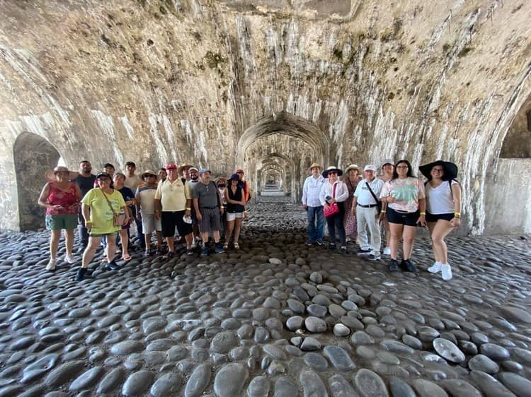 Turistas abarrotan la fortaleza de San Juan de Ulúa en Veracruz