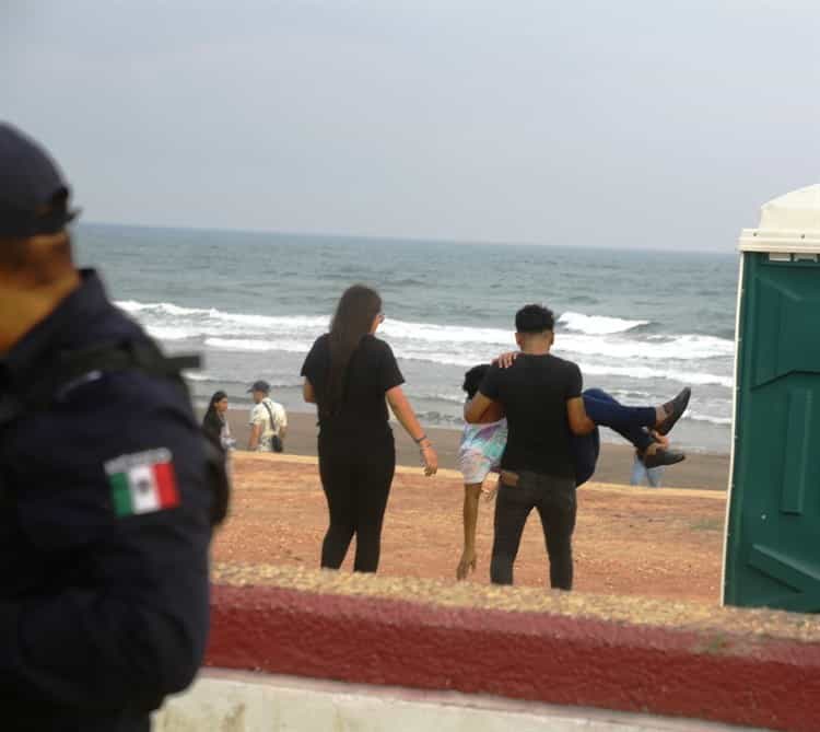 ¡Estuvo bueno el relajo! Les amanece a jóvenes en el Malecón Costero