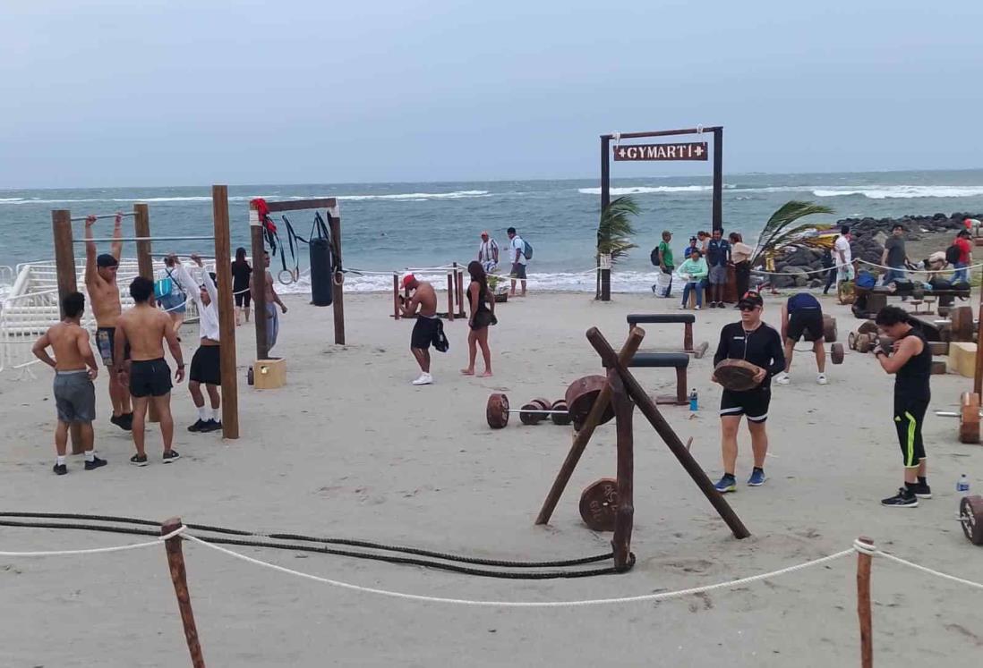 Un éxito el gimnasio al aire libre en playa Martí, en Veracruz