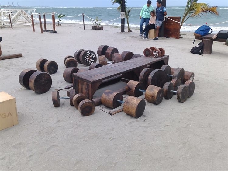 Un éxito el gimnasio al aire libre en playa Martí, en Veracruz