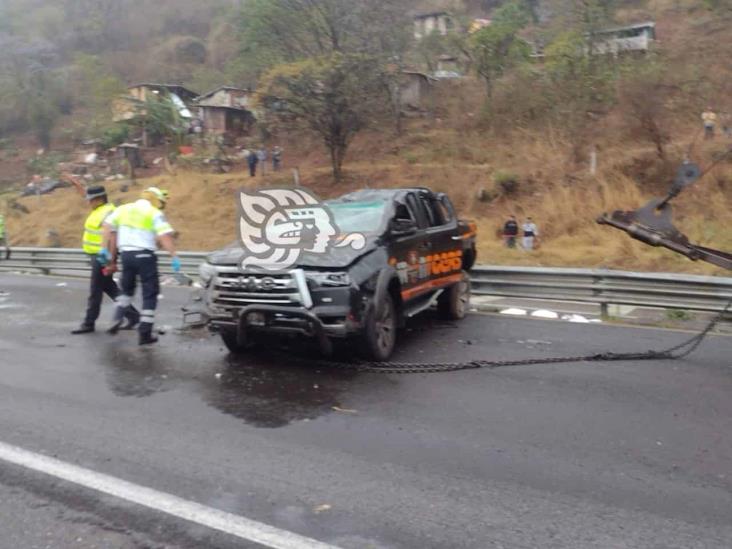 Vuelca camioneta de seguridad privada en la Puebla-Orizaba