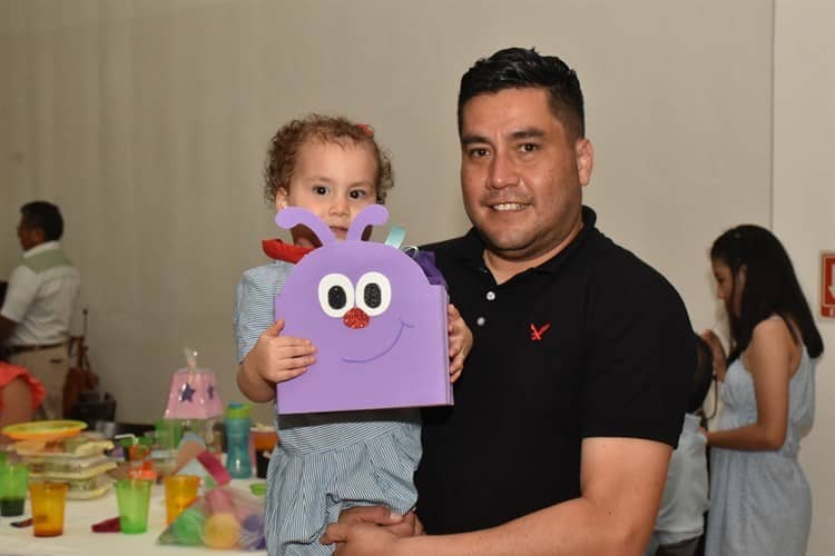 Lizbeth Carolina Aguilera Rosas es festejada por sus 2 años de vida