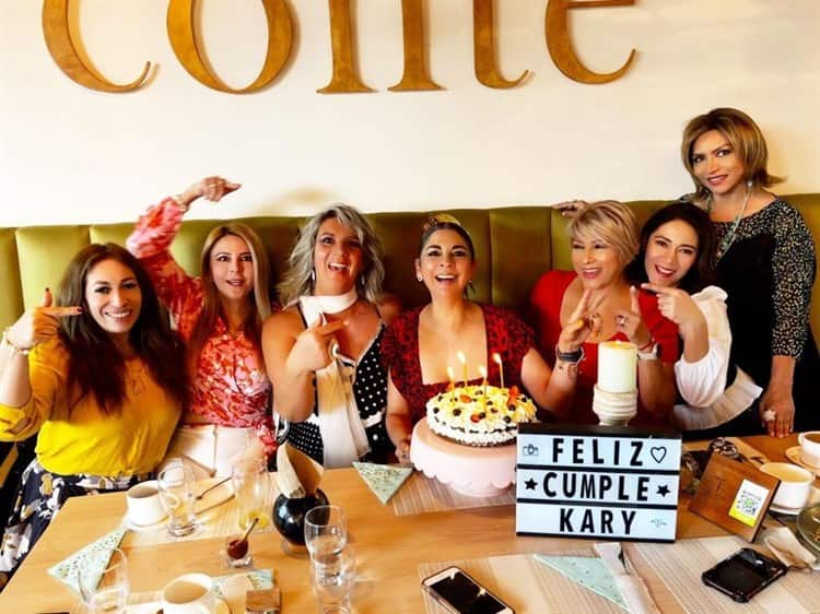 Karina Ahumada celebra su cumpleaños