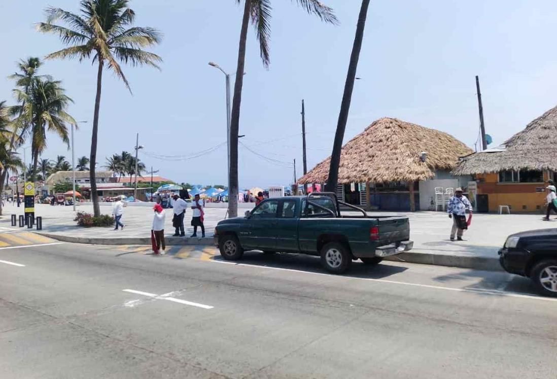 Ayuntamiento debe frenar cobros excesivos de “franeleros” contra turistas en Veracruz