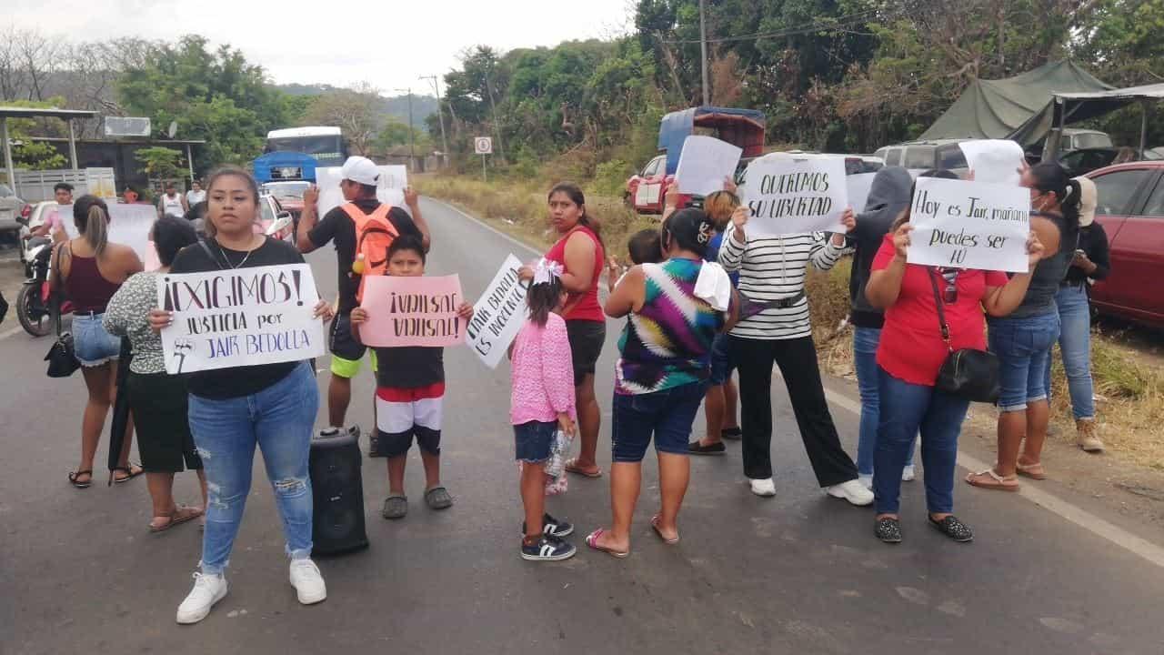 Bloquean carretera en San Andrés; exigen liberación de Yair, presunto secuestrador