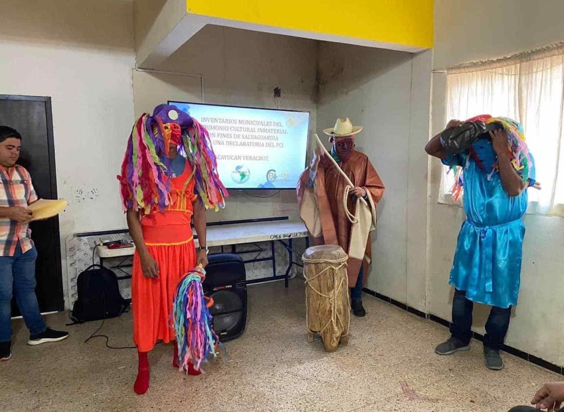 Buscan que UNESCO reconozca danza de arrieros de Acayucan