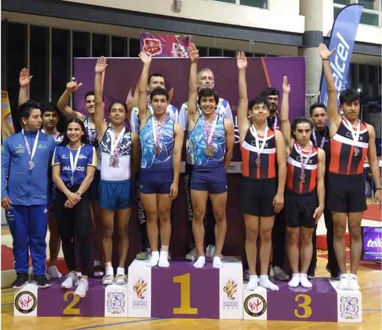 Brillan gimnastas porteños en San Luis Potosí