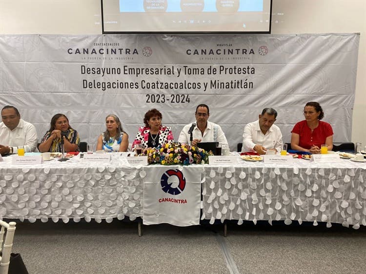 Toman protesta nuevos presidentes de Canacintra del sur de Veracruz