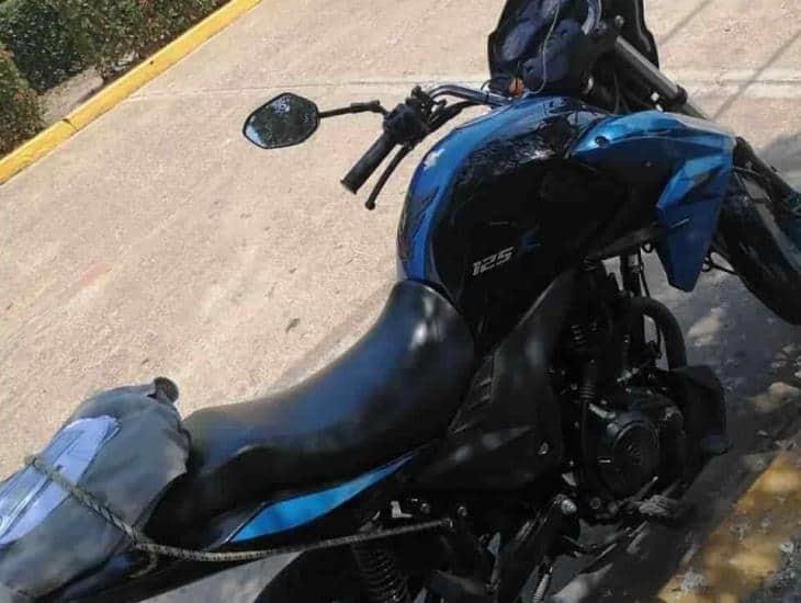 ¡Con todo y los abonos! roban moto a cobrador en Sayula