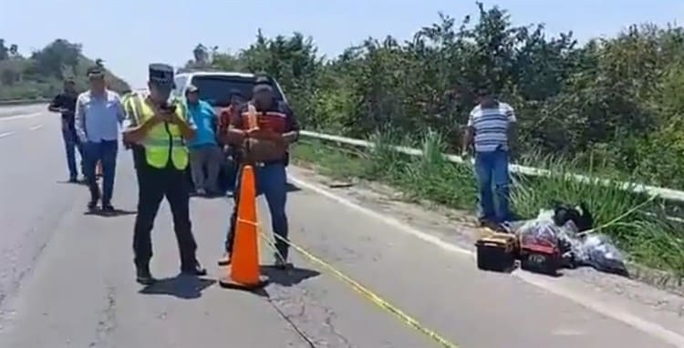 Se detienen por falla mecánica y encuentran un cuerpo en la Poza Rica-Tihuatlán