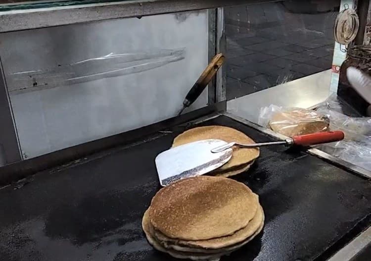 Hot cakes del parque Juárez, una tradición culinaria de Xalapa