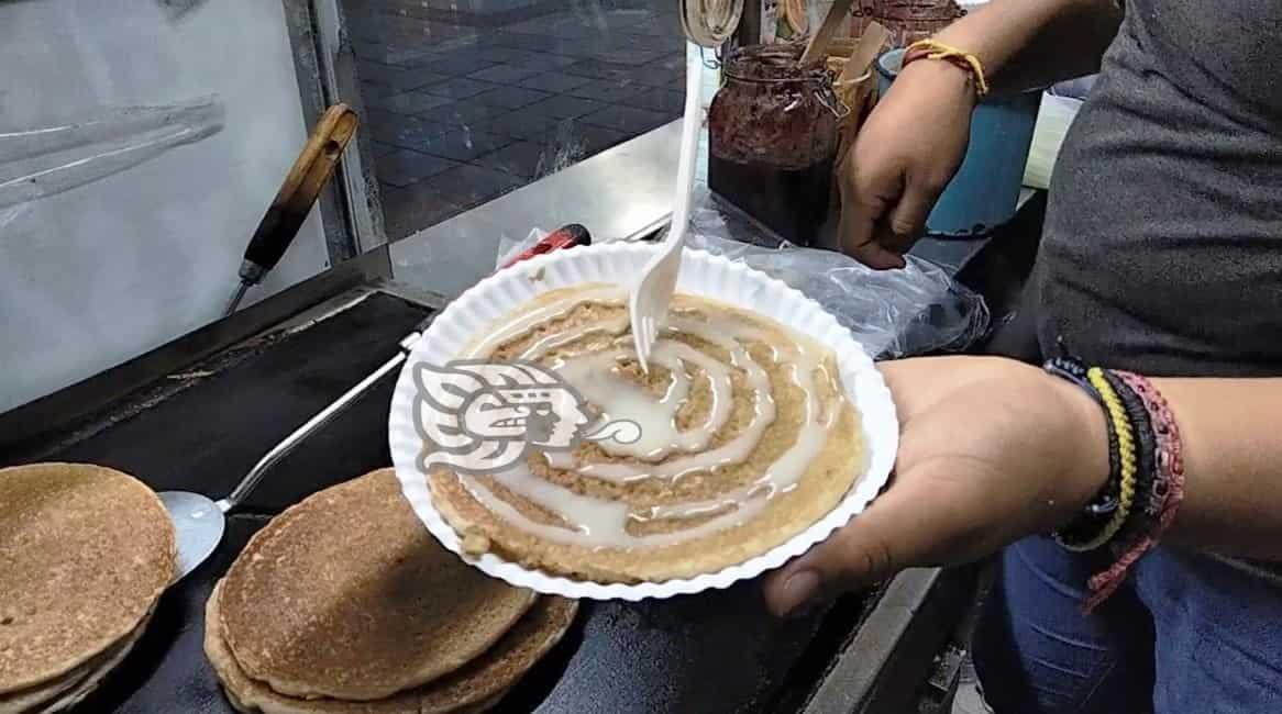 Hot cakes del parque Juárez, una tradición culinaria de Xalapa