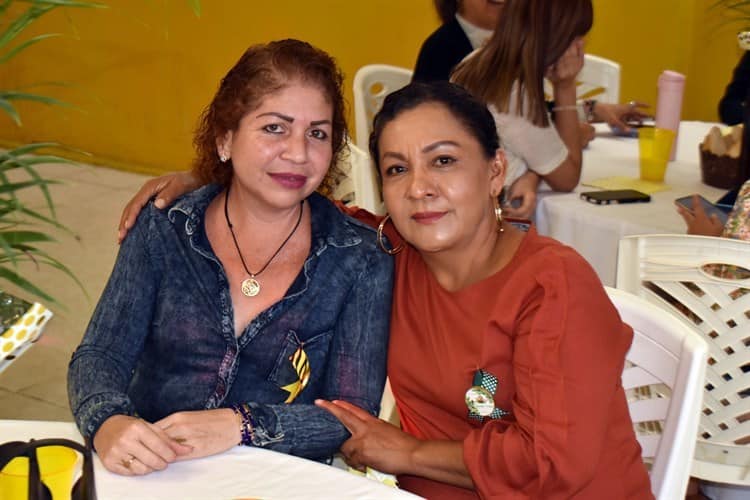 Yanine Reyes Utrera de Espinoza protagoniza baby shower