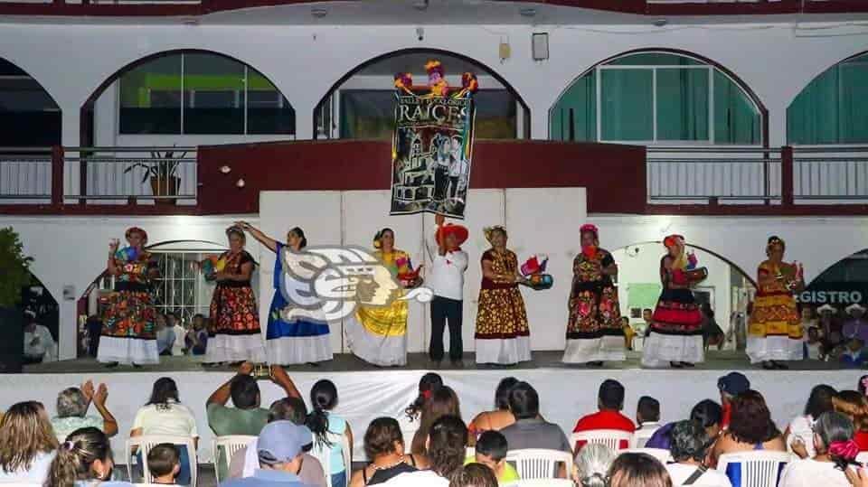 Encuentro Nacional de Danza Folclórica fue todo un espectáculo en el sur