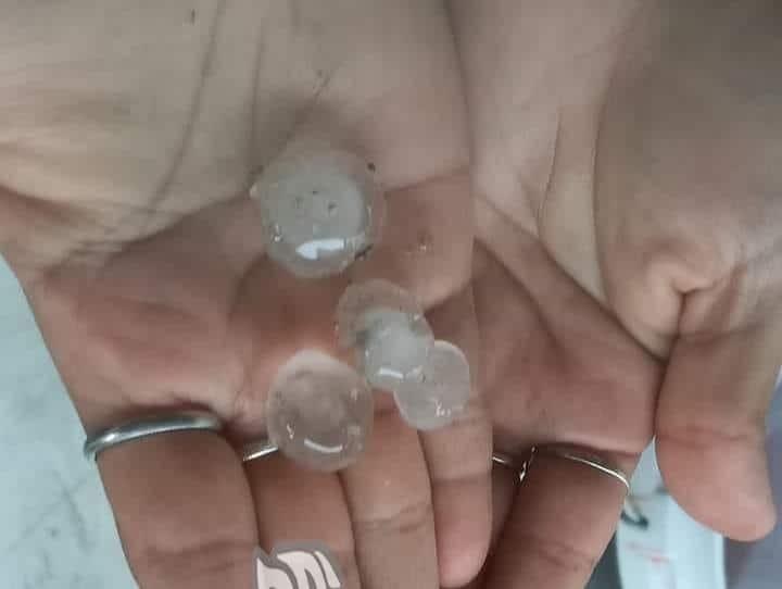 ¡Tregua tras calorón! sorprende lluvia y caída de granizo en Acayucan (+Video)