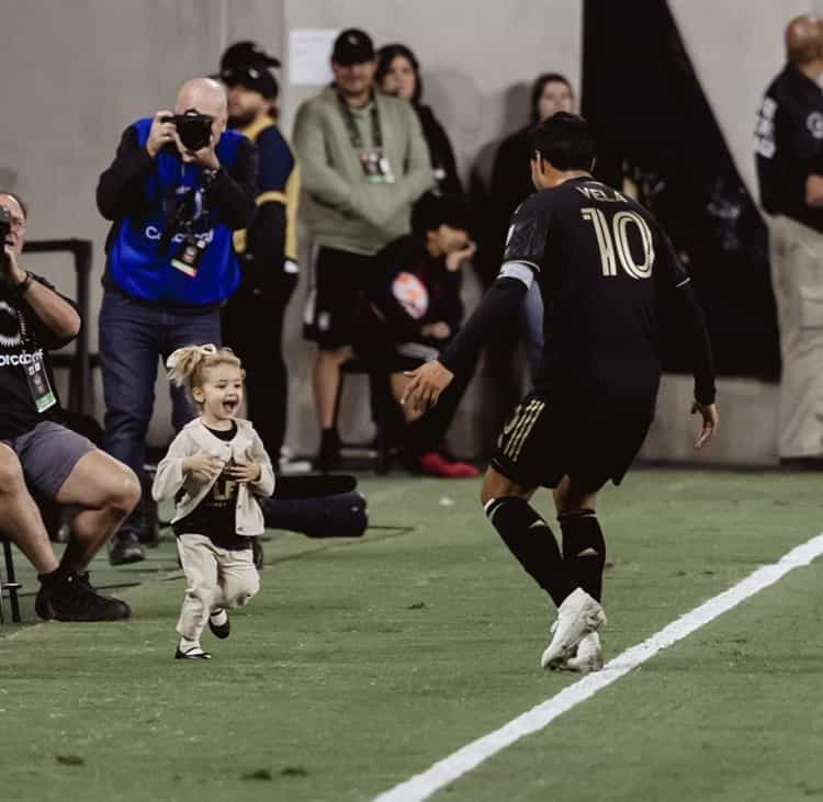 Anota Carlos Vela doblete en Clásico ante Galaxy