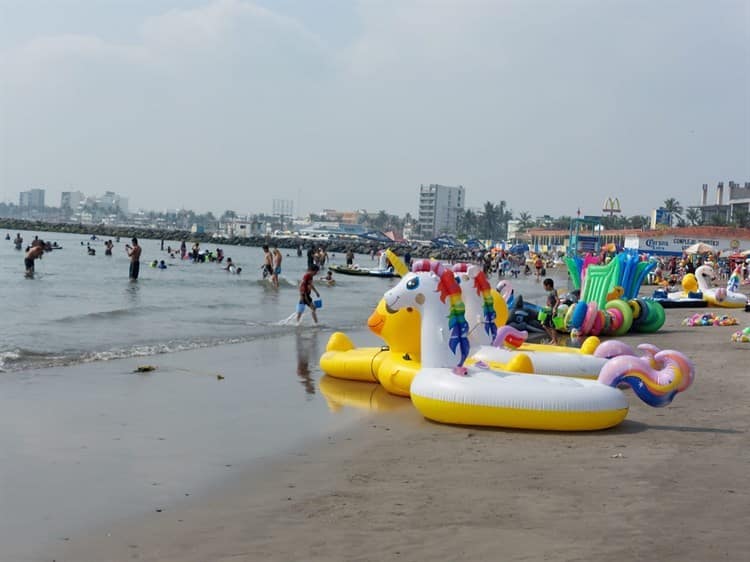 Turistas disfrutan del último día de vacaciones en playas de Veracruz (+Video)