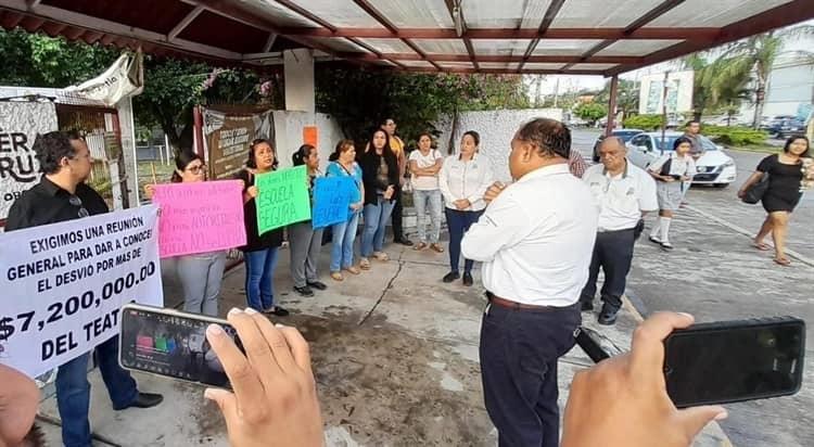 Exigen salida de directora de Cobaev acusada de desvíos y omisión