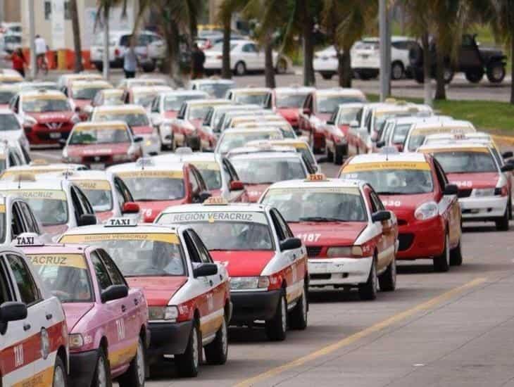 Uber sigue operando en Veracruz pese a restricción legal, acusan taxistas