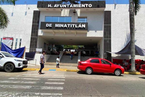 Cumple tres meses en huelga el SUEM de Minatitlán