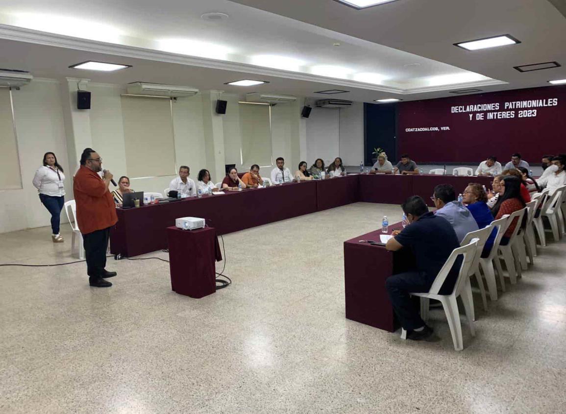 Capacitan a servidores públicos en declaración patrimonial en Coatzacoalcos