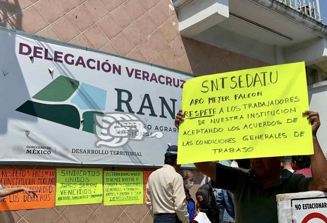 Exigen solución a conflicto en el RAN; usuarios fueron atendidos en Xalapa