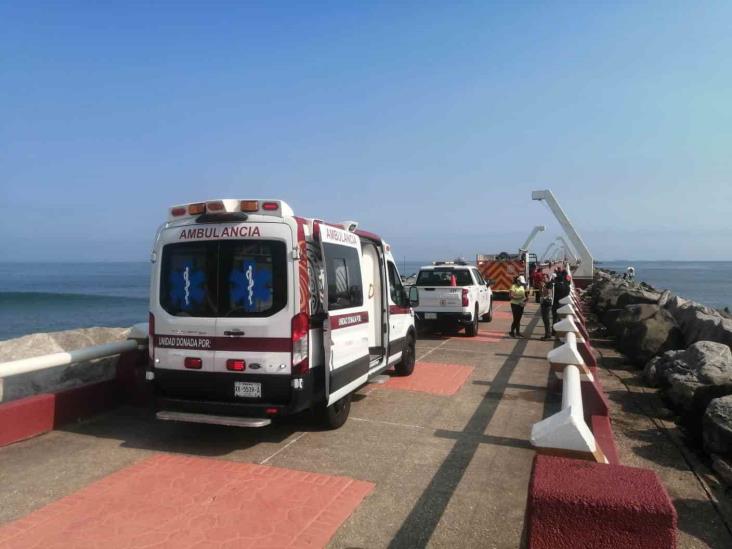 Paseo en Las Escolleras termina en tragedia; muere ahogado ante su familia