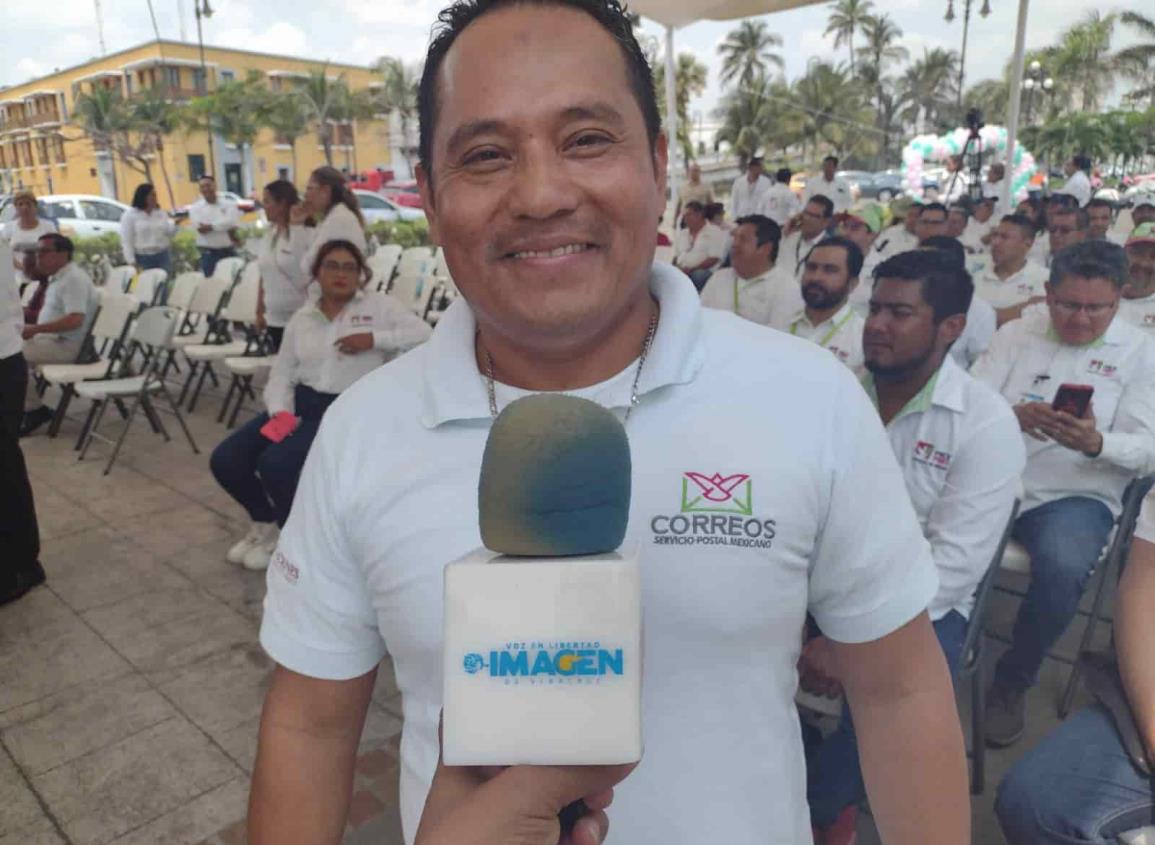 Como cartero logró pagar su carrera de abogado; Marco Antonio, 20 años trabajando en Correos