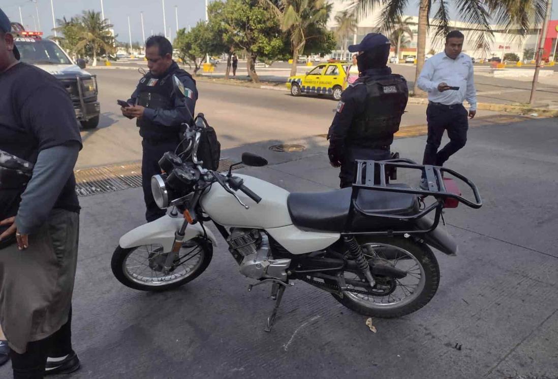 Camioneta impacta a motociclistas con su hija de 6 años en calles de Veracruz