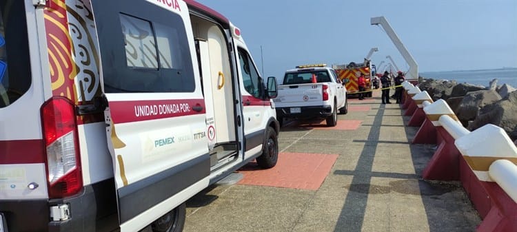 Paseo en Las Escolleras termina en tragedia; muere ahogado ante su familia