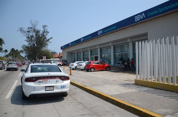 Asaltan a cuentahabiente en BBVA Costa de Oro (+video)