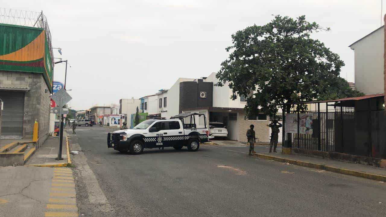 Fuerte operativo de seguridad causa alarma en Geo Los Pinos, en Veracruz (+Video)