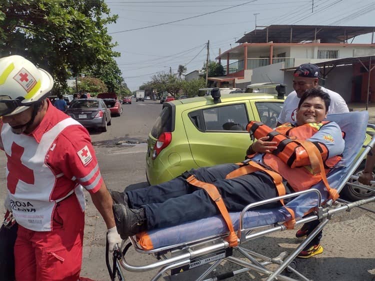 Motociclista fracturado por choque en la colonia Formando Hogar